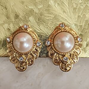 Avon Stunning Earrings Kenneth Jay Lane